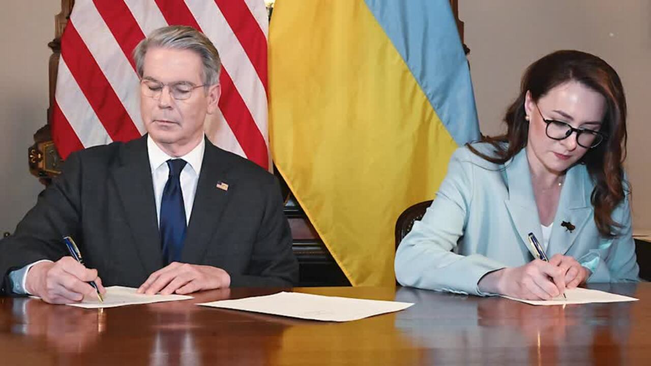  U.S. and Ukraine Sign Deal for Reconstruction and
