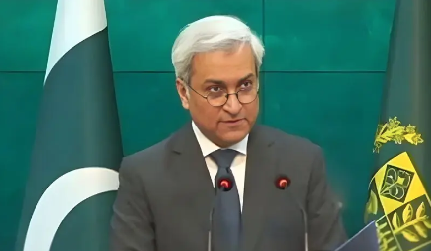 Pakistan Warns of Strong Response to Any Afghan Ag