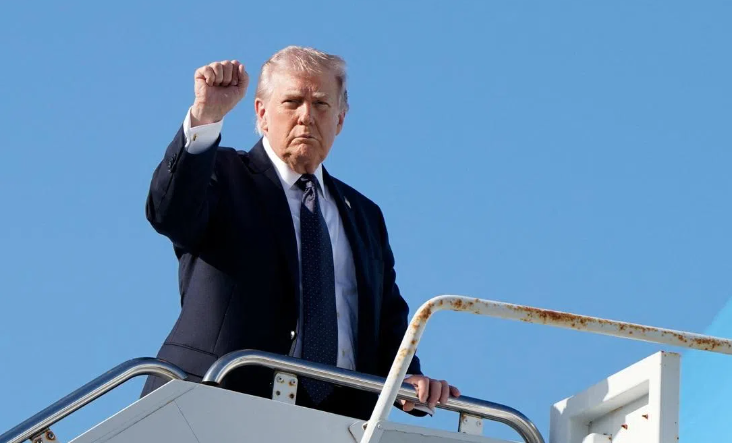 Trump Pushes Iran Strikes Despite White House Warnings of Midterm Political Risk