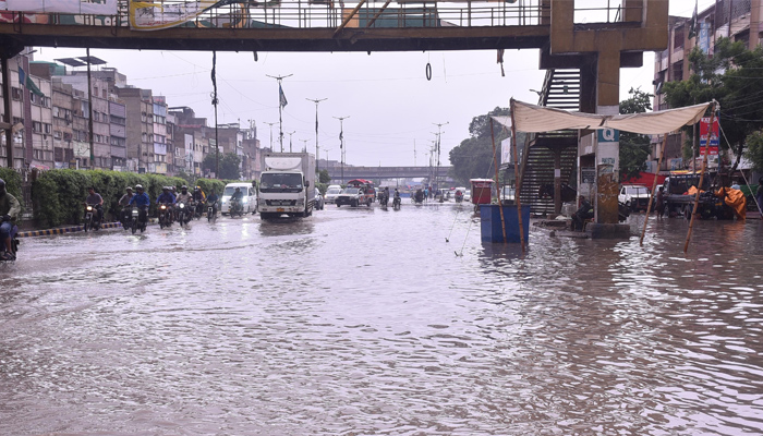 Heavy Rain in Karachi Claims 4 Lives, Disrupts Tra