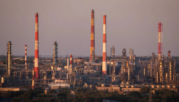 Pakistan Refineries Suffer Rs24 Billion Losses Ami