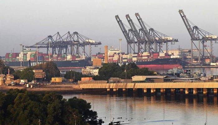 Pakistani Ship Arrives in Karachi from Kuwait Carr