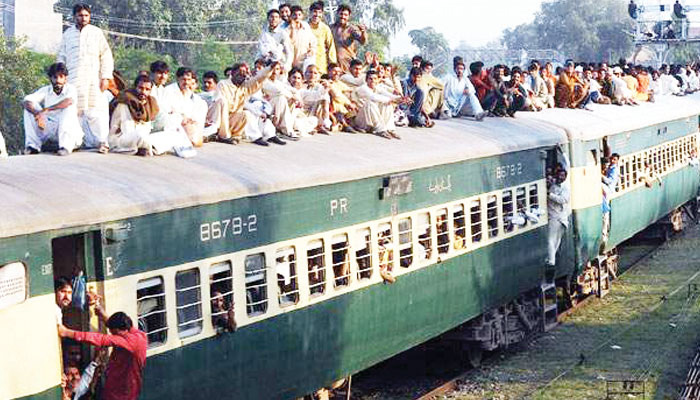 One Dead, 11 Injured as Pilgrims Electrocuted on S