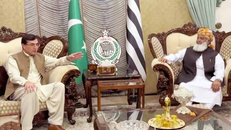 PTI Leadership Meets Maulana Fazlur Rehman to Discuss Amendments on Judges and Service Chiefs