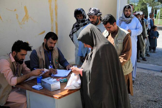 Pakistan to Begin Deportation of 1.3 Million Afgha