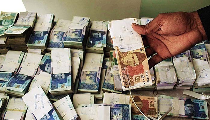 Rs 23.2 Million Looted from Cash Van Near Manghopi