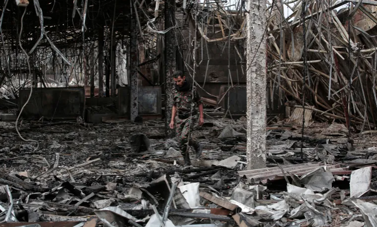 Israel Bombs Houthi Ports, Power Plant in Yemen; R