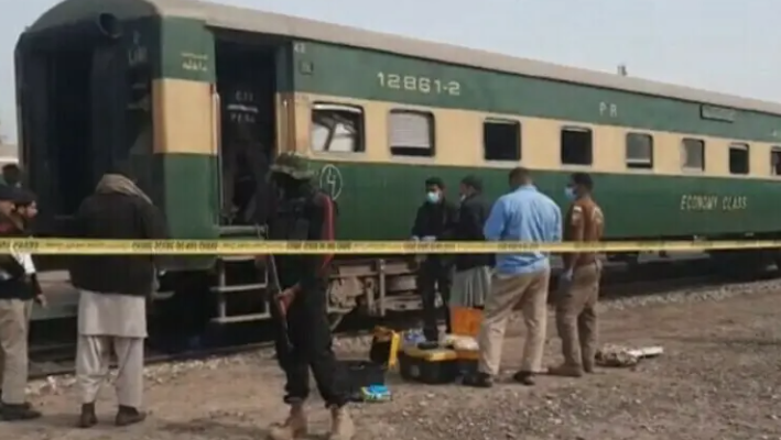 Blast Derails Jaffar Express in Shikarpur, Seven Injured