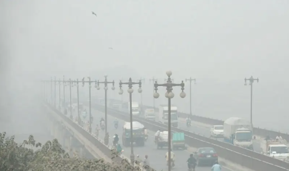 LHC Orders Punjab Govt to Crack Down on Smoke-Emit