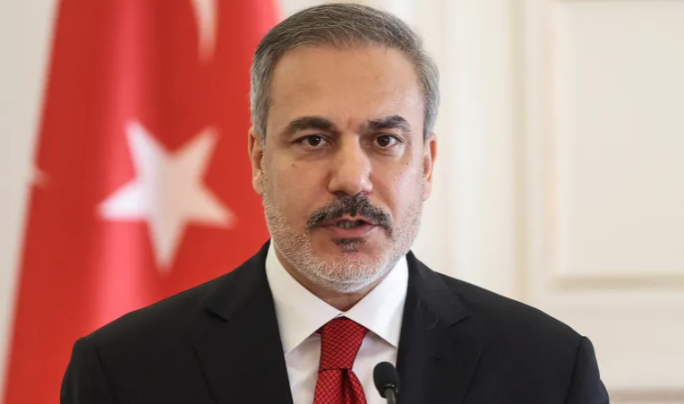 Turkiye Threatens Military Action in Syria Over Ku