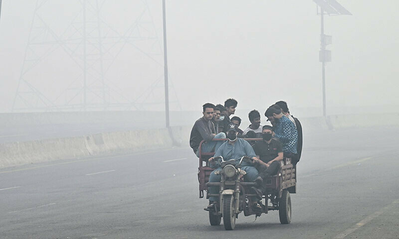 Punjab Closes Public Spaces Amid Hazardous Smog Levels, Declares Smog a Calamity