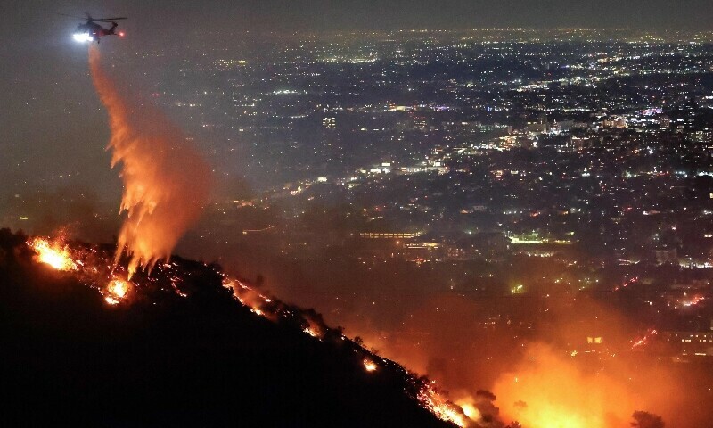 Wildfires Devastate Los Angeles, Forcing 100,000 t