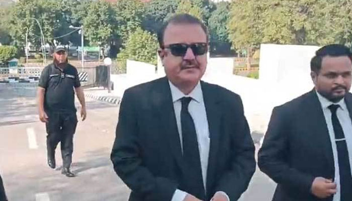 IHC Declares Petition on Tariq Jahangiri’s Degree Maintainable, Seeks Reply in 3 Days