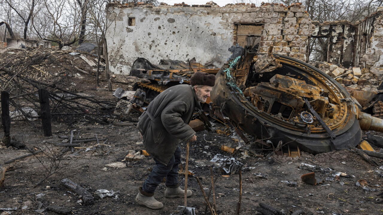 U.S. Funding Freeze Disrupts Ukraine's War Crimes 