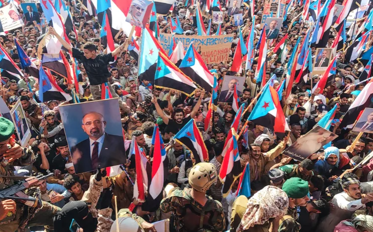 Clash in Ataq: STC Supporters Attack Government Bu