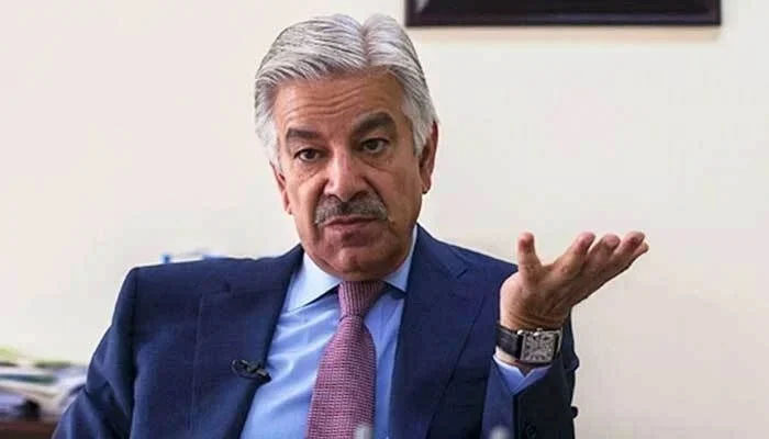 Khawaja Asif Questions Bureaucracy’s Accountability, Vows to Expose Foreign Property Holders