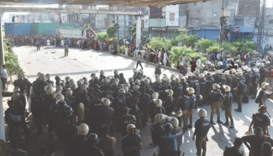 TLP March Reaches Muridke Amid Clashes; Dozens Inj