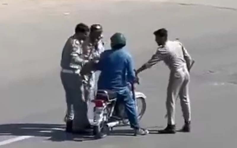 Islamabad Traffic Officers Suspended After Video S