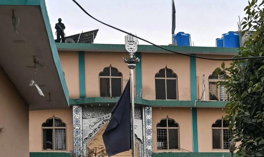 KP Governor Urges Posthumous Award for Hero Who Fo