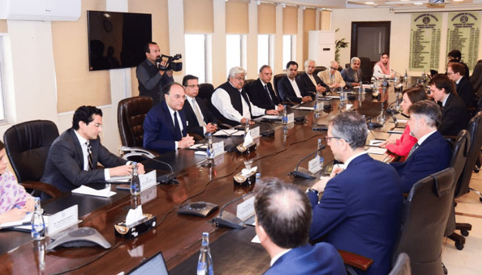 Pakistan Approves 23 IMF Conditions Amid Widening 