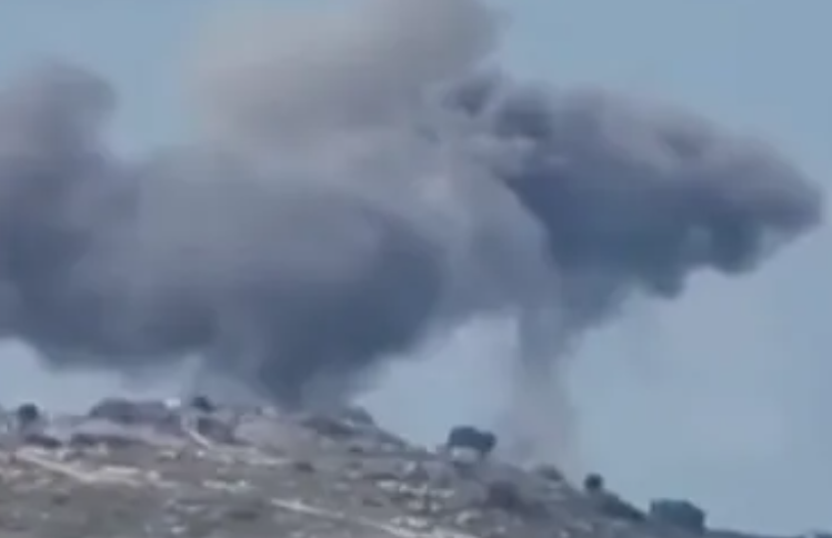 Israeli Airstrikes Hit Hezbollah Sites in Southern