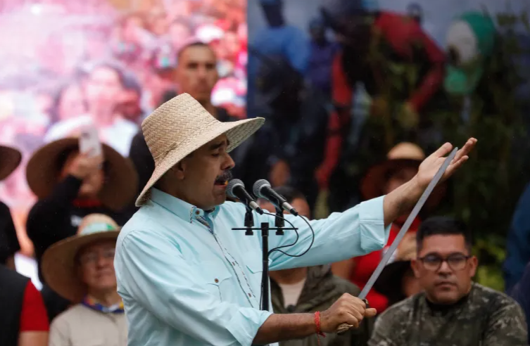 US Imposes New Sanctions on Maduro’s Relatives, 