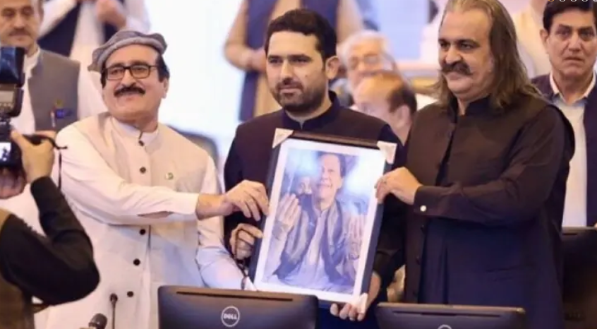 Sohail Afridi Elected KP CM Amid Opposition Walkout, Gandapur Row