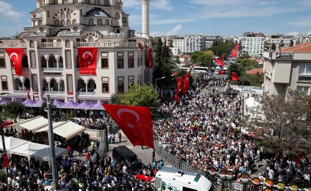 Thousands Mourn Turkish-American Activist Aysenur 