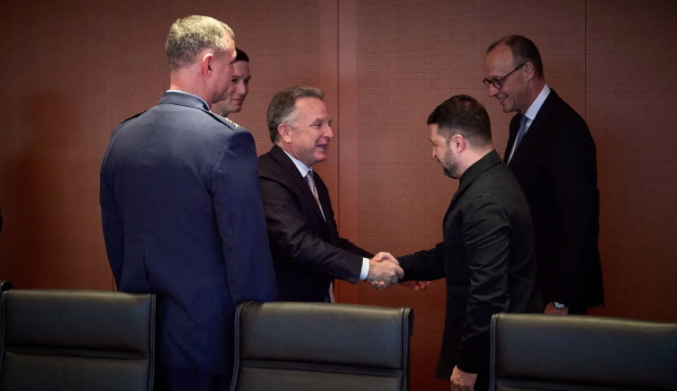 Zelenskiy Holds Crucial Berlin Talks with U.S. Env