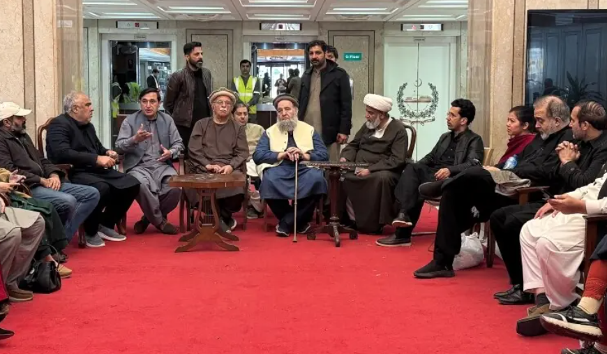 Opposition Sit-In Over Imran Khan’s Health Enters Fourth Day as Roads to Parliament Reopen