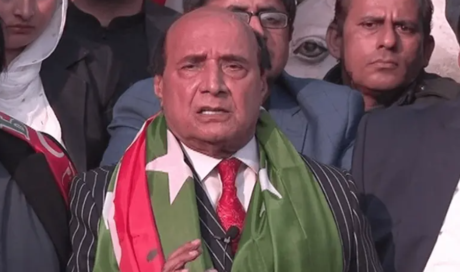 Latif Khosa Writes to CJP Over ‘Secret’ Medical Exam of Imran Khan in Adiala Jail