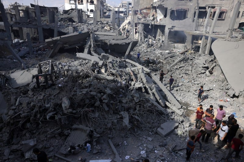 Israeli Strikes Kill Over 250 in Gaza as Ground Offensive Looms