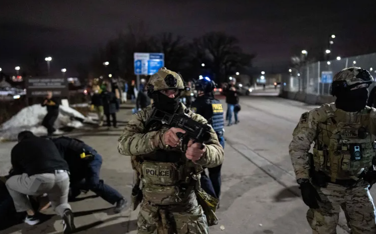 US Judge Curbs ICE Tactics Against Protesters in M