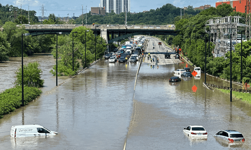 Torrential Rains Trigger Flash Floods in Toronto, Causing Power Outages and Disruptions