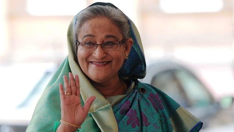 Bangladesh Court Orders Arrest of Former Prime Min