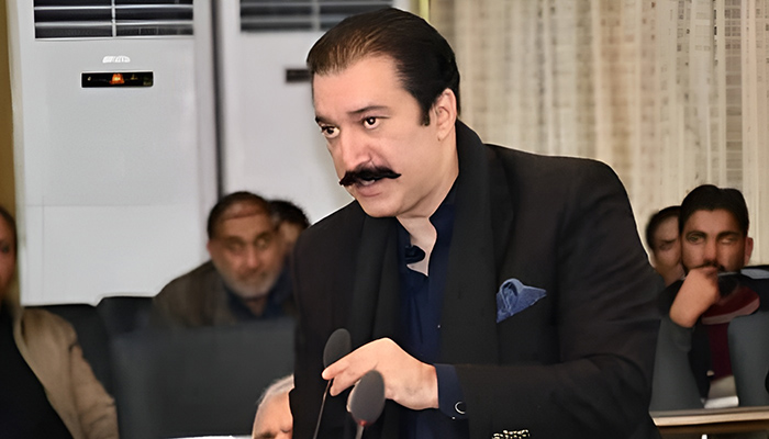 AJK PM Abolishes Special Secretary Posts, Restrict