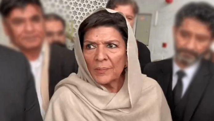 Aleema Khan Denies Imran Khan's Deteriorating Health, Says He is Fine