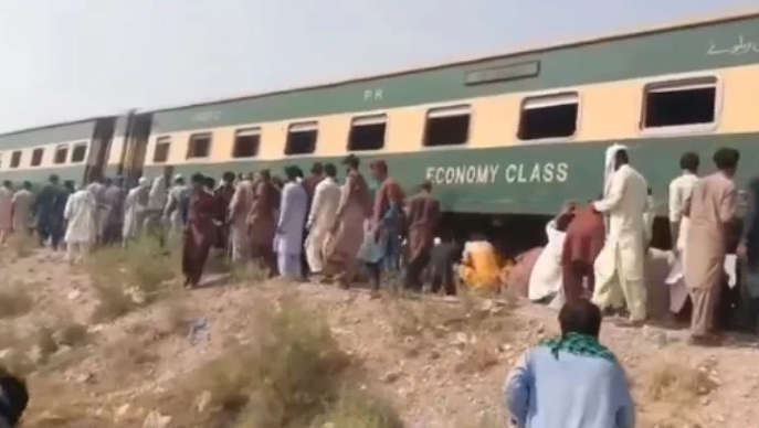 Explosion Derails Jafar Express in Jacobabad; Bomb