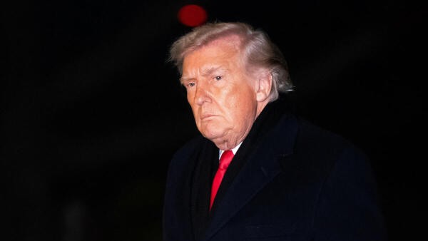 Trump Says ‘No Going Back’ on Greenland Control, Alarms Europe