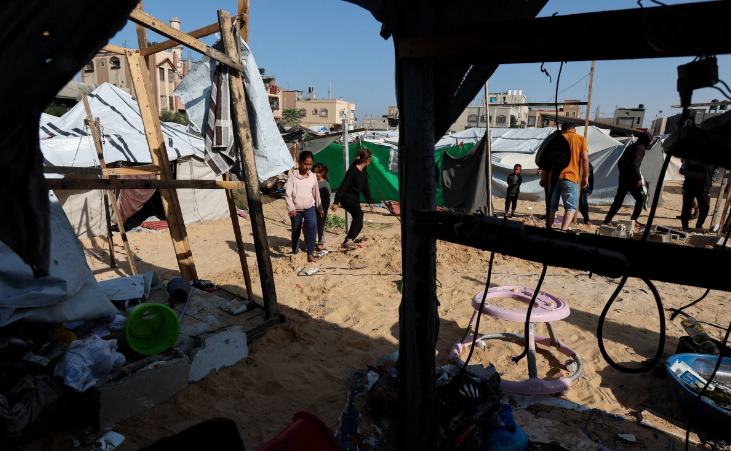 Israeli Airstrikes Kill 5, Injure 18 in Southern G