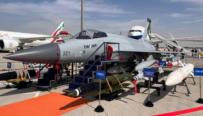 JF-17 Thunder Block III Shines at Dubai Air Show 2025; MoU Signed for Purchase