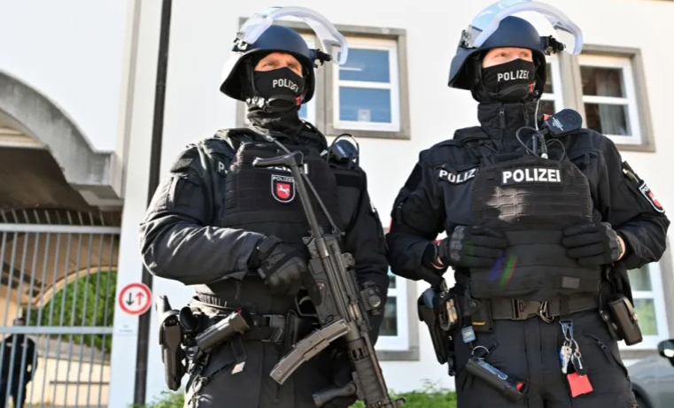 Germany Arrests Five in Far-Right Terror Plot Targ