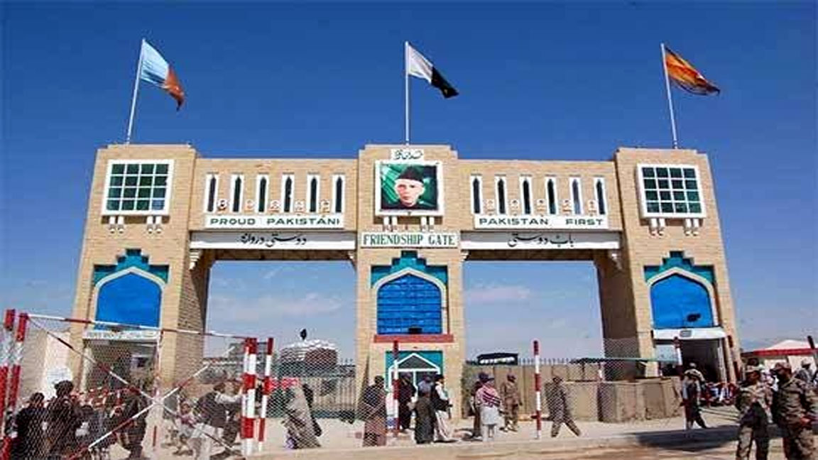 Pakistan-Afghanistan Border Stalls Foot Traffic Amid Passport Policy Dispute
