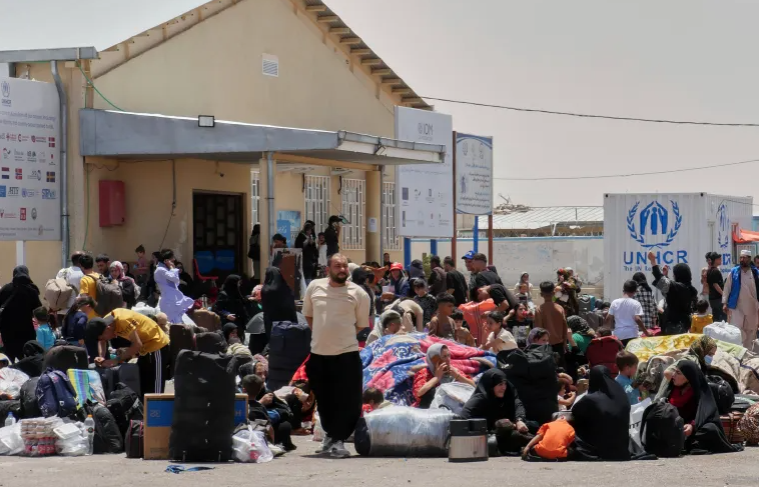 Iran Expels 410,000 Afghans Amid Crackdown on Migrants Post-Israel War