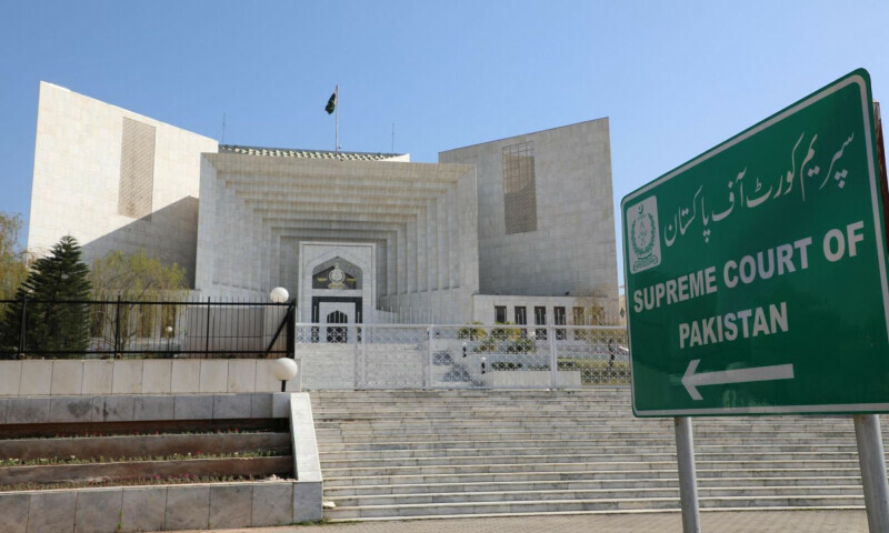 SC Seeks Govt Reply on Armed Forces Officers Enter