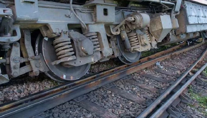 Blast Derails Jafar Express in Mastung, Injures Se