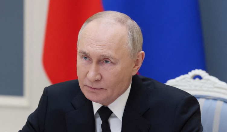 Putin Confirms Continued Combat Testing of Oreshnik Hypersonic Missile