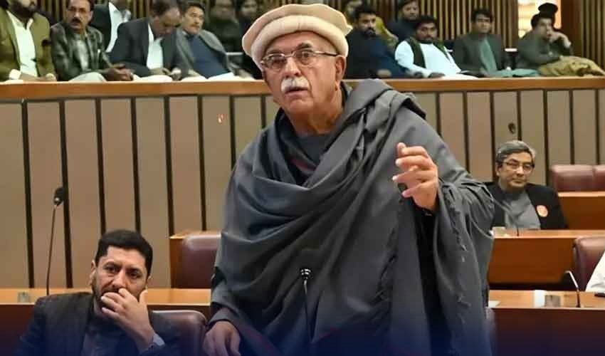 Opposition Leader Achakzai Calls for Negotiations to Address National and Regional Issues