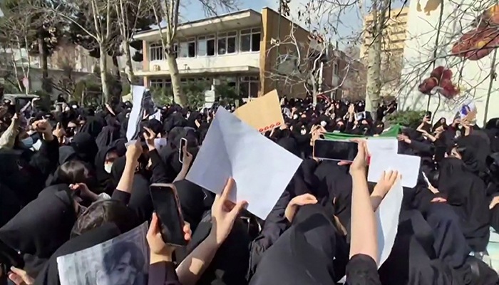 Iran Warns Protesters, Emphasizes ‘Red Lines’ 