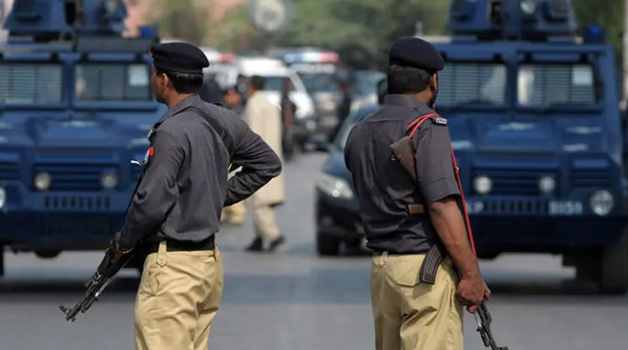 Eight Arrested After Gun Battle at Karachi Call Ce